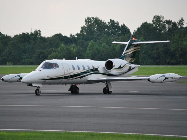 Learjet 35 (N986SA) - RSB INVESTMENTS INC arriving at KJQF - 7/28/13