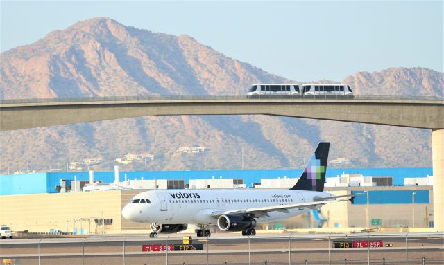 Airbus A320 (XA-VOW)