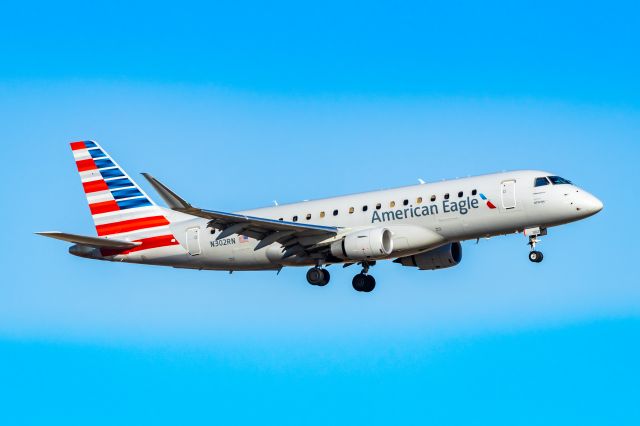 Embraer 175 (N302RN) - American Eagle Embraer 175 landing at DFW on 12/27/22. Taken with a Canon R7 and Tamron 70-200 G2 lens.