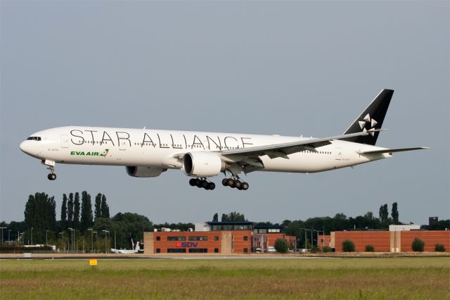 Boeing 777-200 (B-16701)