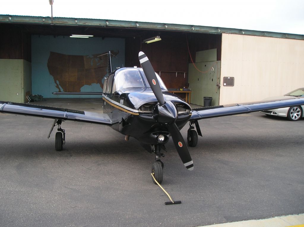 Piper Cherokee (N6087H)