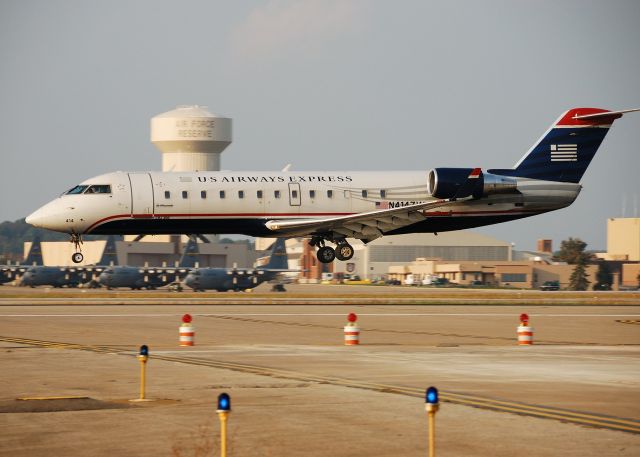 Canadair Regional Jet CRJ-200 (N414ZW)