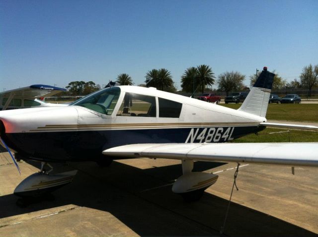 Piper Cherokee (N4864L)