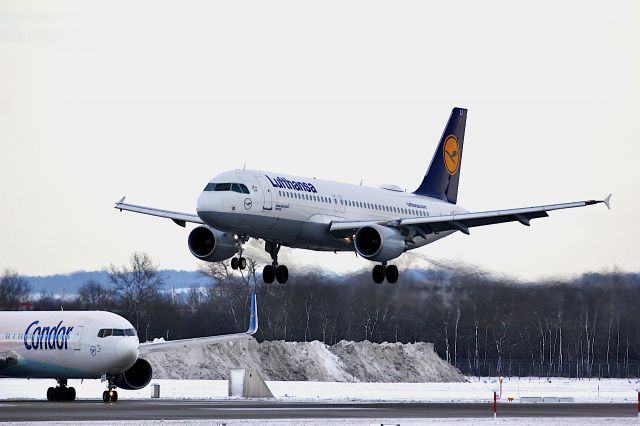 Airbus A320 (D-AIZJ)