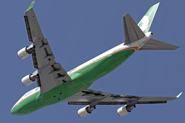 Boeing 747-400 (B-16481) - EVA Air Cargo taking off 28R 