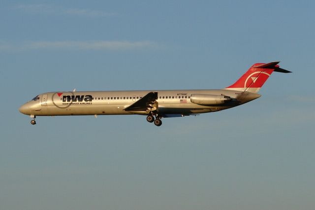 McDonnell Douglas DC-9-50 (N776NC)