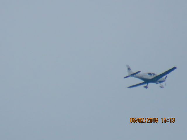 Cirrus SR-22 (N381DE)