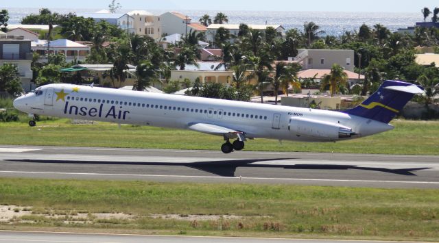 McDonnell Douglas MD-83 (PJ-MDB)