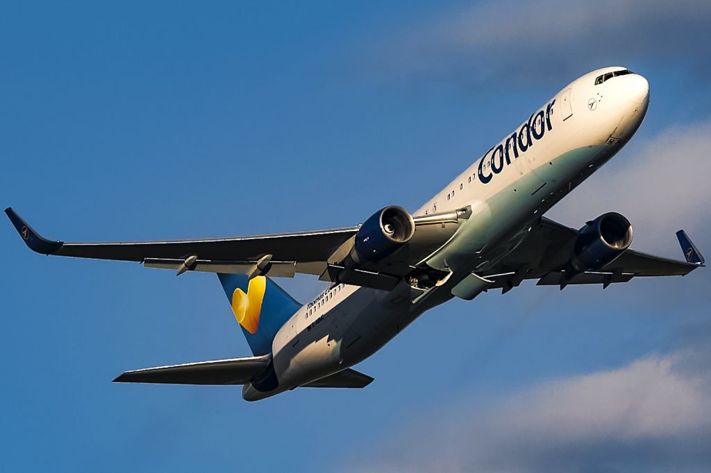 BOEING 767-300 (D-ABUC)