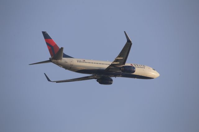 Boeing 737-800 (N3736C)