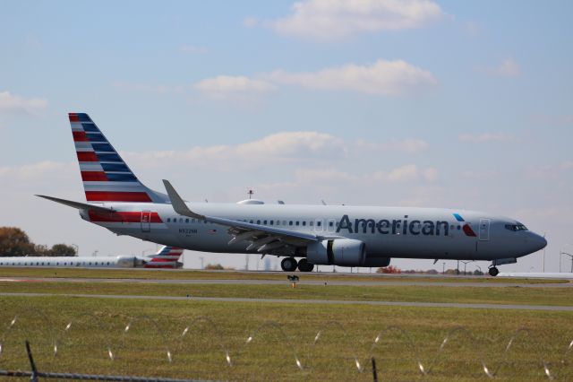 Boeing 737-800 (N922NN)