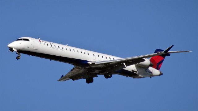 Canadair Regional Jet CRJ-900 (N554CA) - 20150515-180039.jpgbr /N554CA Delta Connection Canadair CRJ-900 - cn 15168br /Date of Manufacture * Feb 2008br /Age 7.3 Yearsbr /15-May-2015 CRJ9/L Los Angeles Intl (KLAX) San Jose Intl (KSJC) 17:10 PDT 18:01 PDT 0:51