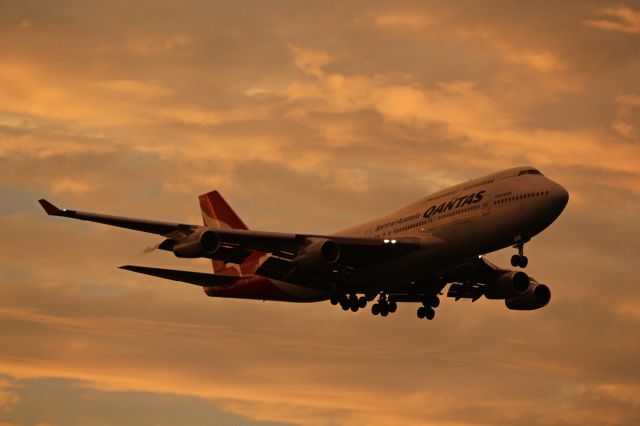 Boeing 747-400 (VH-OJU)