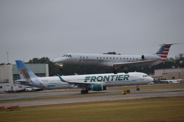 Airbus A321 (N705FR)