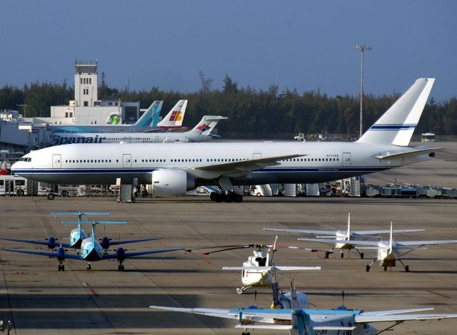 Boeing 777-200 (N777AS) - Parked in Gran Canaria airport ramp, in the Canary Islands, Spain. Was parked here for a week.