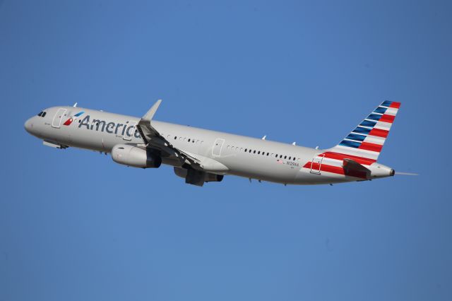 Airbus A321 (N129AA)