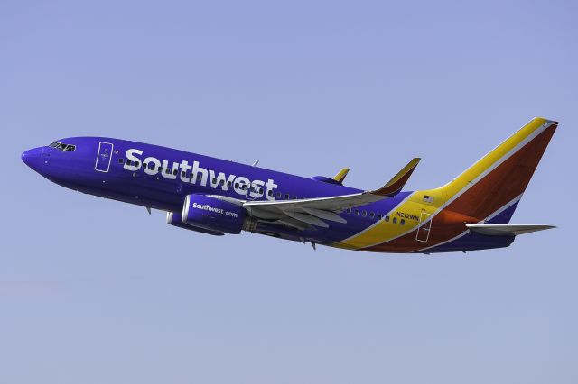 Boeing 737-700 (N212WN)