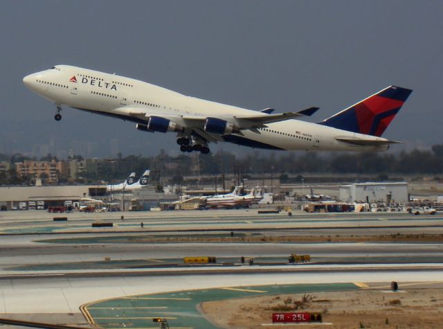 N661US — - ex N401PW - 747-400 silver polished prototype 