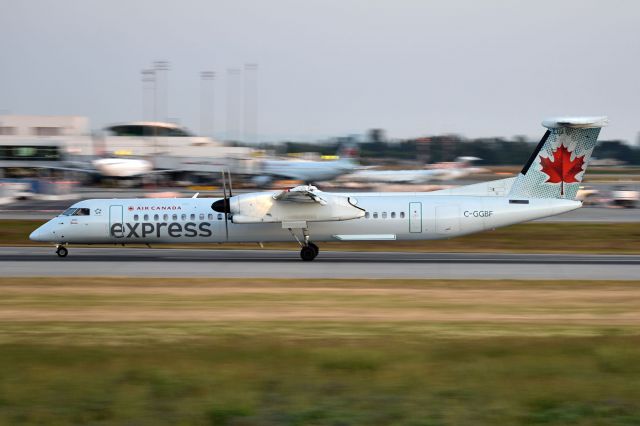 de Havilland Dash 8-400 (C-GGBF)