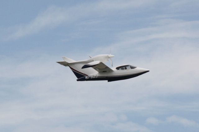 SEAWIND Seawind (N75DJ) - Seawind 3000 (N79DJ) departs Sarasota-Bradenton International Airport