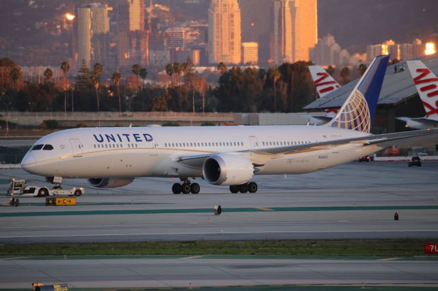 Boeing 787-9 Dreamliner (N24972)