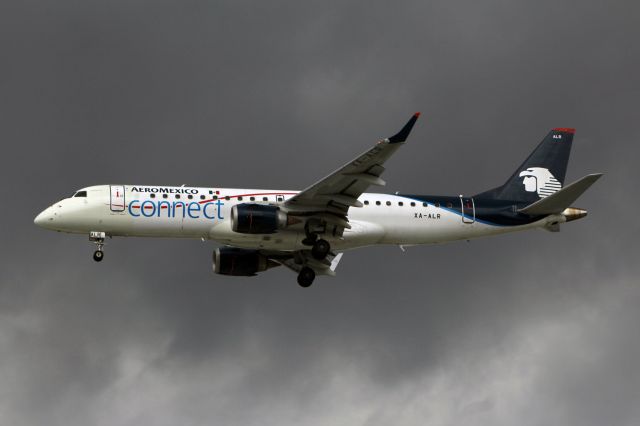 Embraer ERJ-190 (XA-ALR) - AeroMexico Connect / Embraer ERJ-190AR / MSN 273 / XA-ALR / MMMX 09/2020