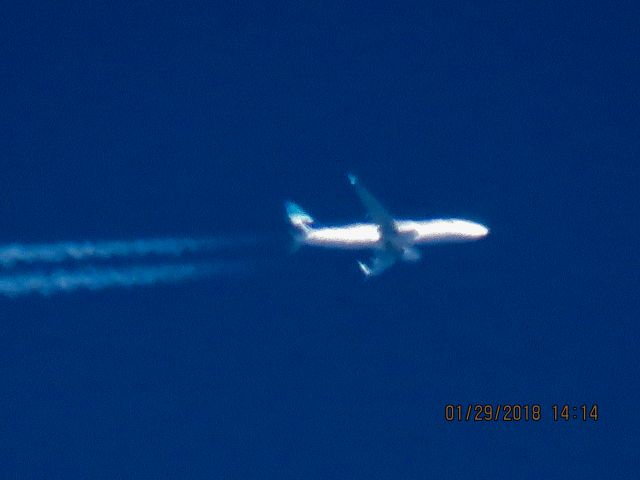 Boeing 737-800 (C-FLSF)