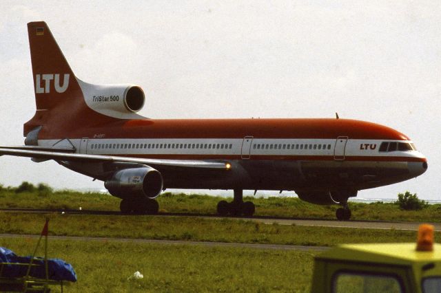 Lockheed L-1011 TriStar (D-AERT) - 1987 at Malé