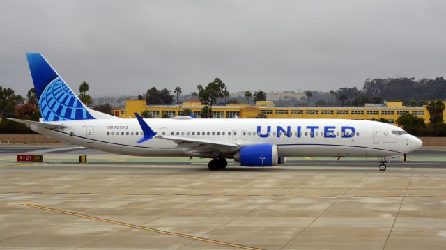 Boeing 737 MAX 9 (N27519) - 9/27/21