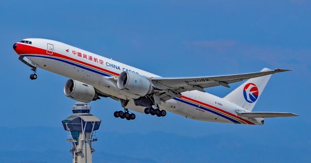 BOEING 777-200LR (B-2082) - B-2082  China Cargo Airlines Boeing 777-F6N (cn 37716) - Los Angeles International Airport (IATA: LAX, ICAO: KLAX, FAA LID: LAX)br /Photo: TDelCorobr /September 3, 2017