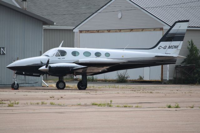 Cessna 340 (C-GMDM) - Privée.