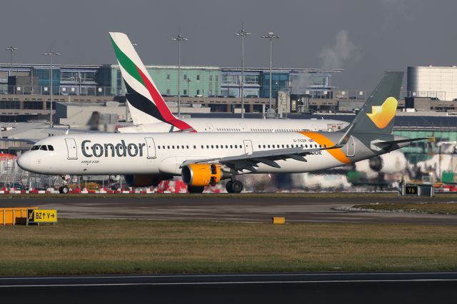 Airbus A321 (G-TCDP) - TCX1239 arriving from Innsbruck.