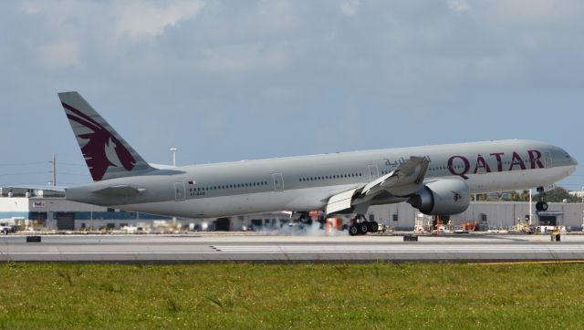 BOEING 777-300ER (A7-BAQ) - Touchdown RWY 8R