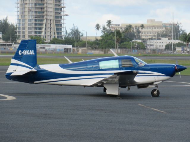 Mooney M-20 Turbo (C-GKAL)