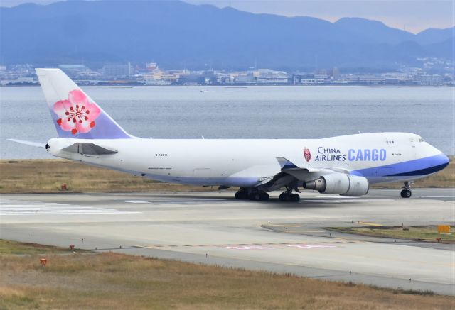 Boeing 747-400 (B-18711)