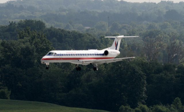 Embraer ERJ-145 (N800AE)