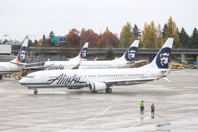 Boeing 737-900 (N433AS)