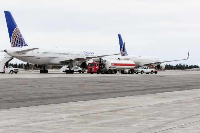 Boeing 757-200 (N19130) - 19April2014 Rescue flight UAL6860 with broken UAL69.