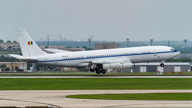 Boeing 707-300 (N707GF) - 13R arrival.br /4/7/20