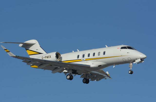 Canadair Challenger 350 (C-FMIX)