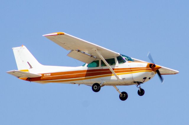 Cessna Skyhawk (N738QB)