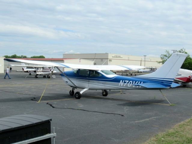 Cessna Skylane (N70VH)