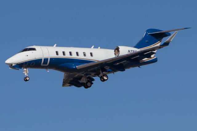 Bombardier Challenger 300 (N7PG)