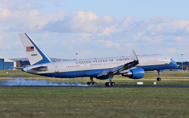 98-0002 — - usaf c-32a 98-0002 landing at shannon this evening 29/4/16.