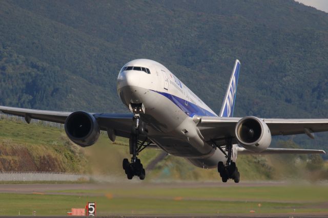 Boeing 777-200 (JA8967) - 29 September 2016:HKD-HND.