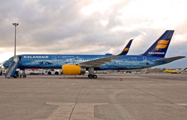 Boeing 757-200 (TF-FIR) - 80 Years of Aviation 1937-2017 special livery 