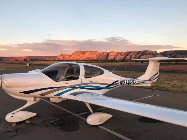 Diamond Star (N214PD) - On the ramp at Sedona, AZ