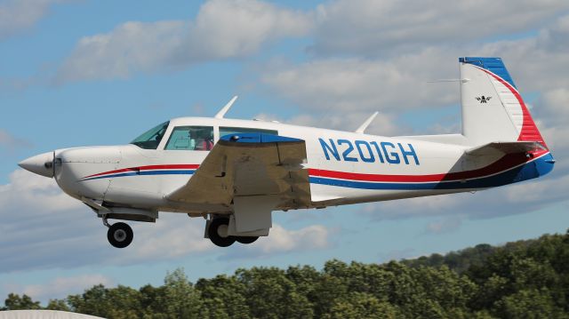 Mooney M-20 (N201GH) - Taking off during the 2021 Simsbury Fly-In.
