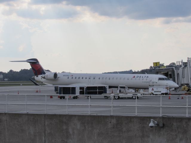 Canadair Regional Jet CRJ-900 (N931XJ)