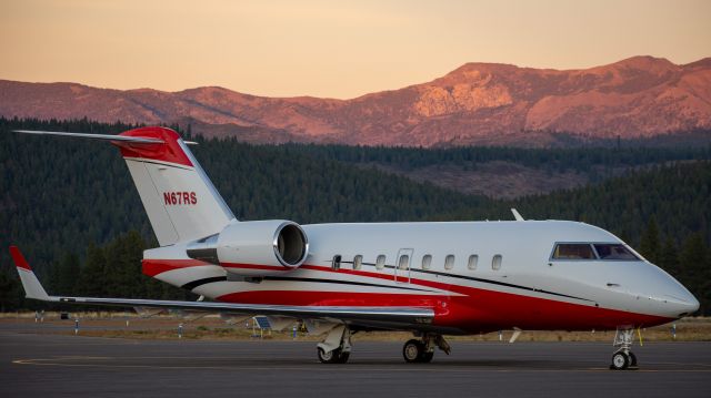 Canadair Challenger (N67RS)